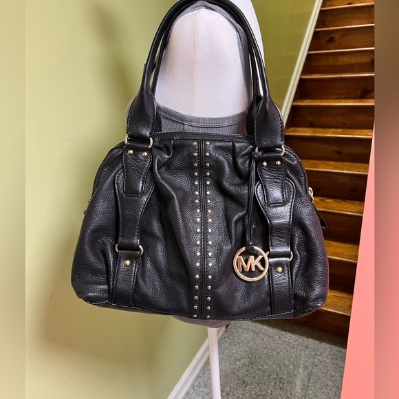 MICHAEL KORS ASTOR SHOULDER HOBO SATCHEL TOTE HANDBAG BLACK LEATHER
BUCKLES STUD - Picture 8 of 17